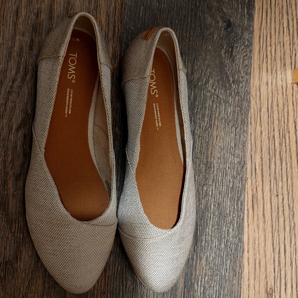 Toms flats - size 7.5